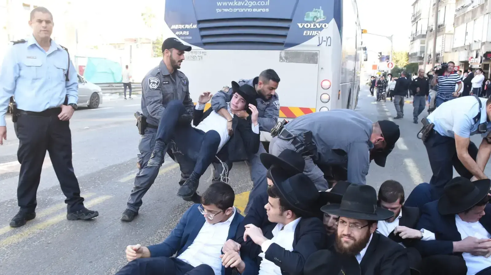 הפגנת חרדים בבני ברק 10 בדצמבר 2018 הפגנת חרדים בבני ברק 10 בדצמבר 2018