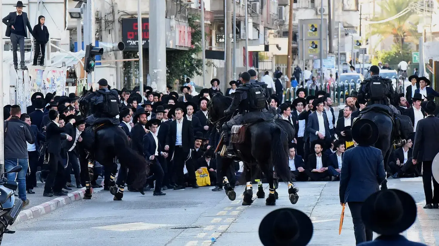 הפגנת חרדים בבני ברק 10 בדצמבר 2018 הפגנת חרדים בבני ברק 10 בדצמבר 2018