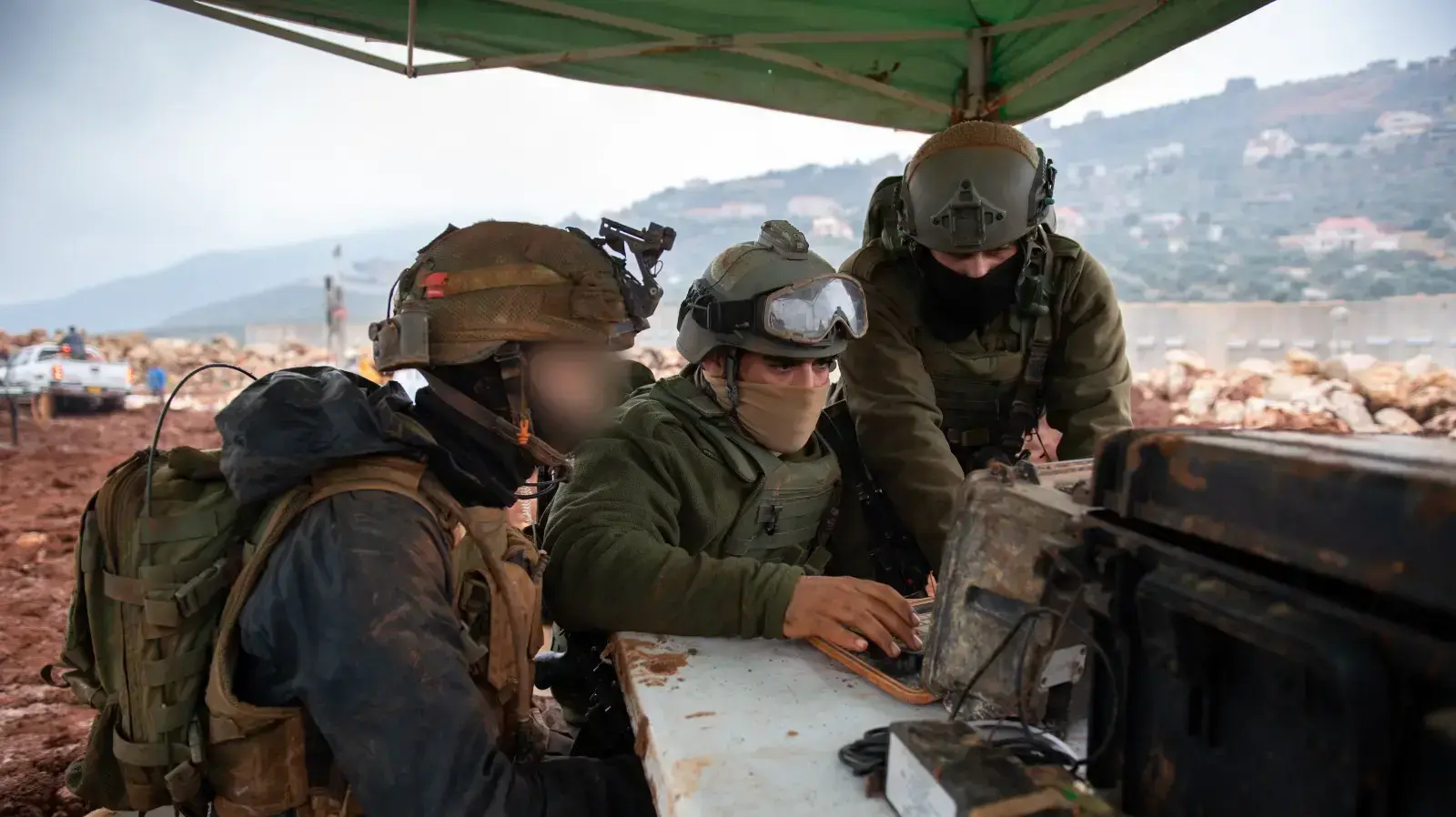 המשך עבודות לוחמי צה"ל במסגרת מבצע "מגן צפוני".