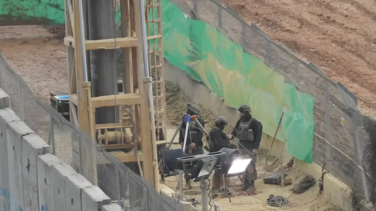 תמונות של עבודות צה"ל במהלך מגן צפוני כפי שצולמי ע"י חיזבאללה
