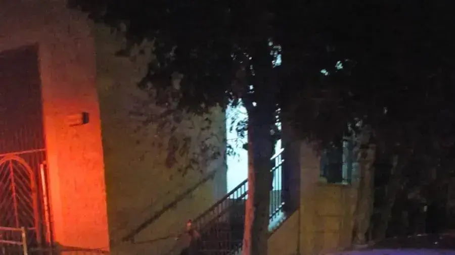 מטען חבלה התפוצץ ברכב בעיר אלעד סמוך לביתו של קצין המודיעין של בית סוהר ׳רימונים׳ מטען חבלה התפוצץ ברכב בעיר אלעד סמוך לביתו של קצין המודיעין של בית סוהר ׳רימונים׳