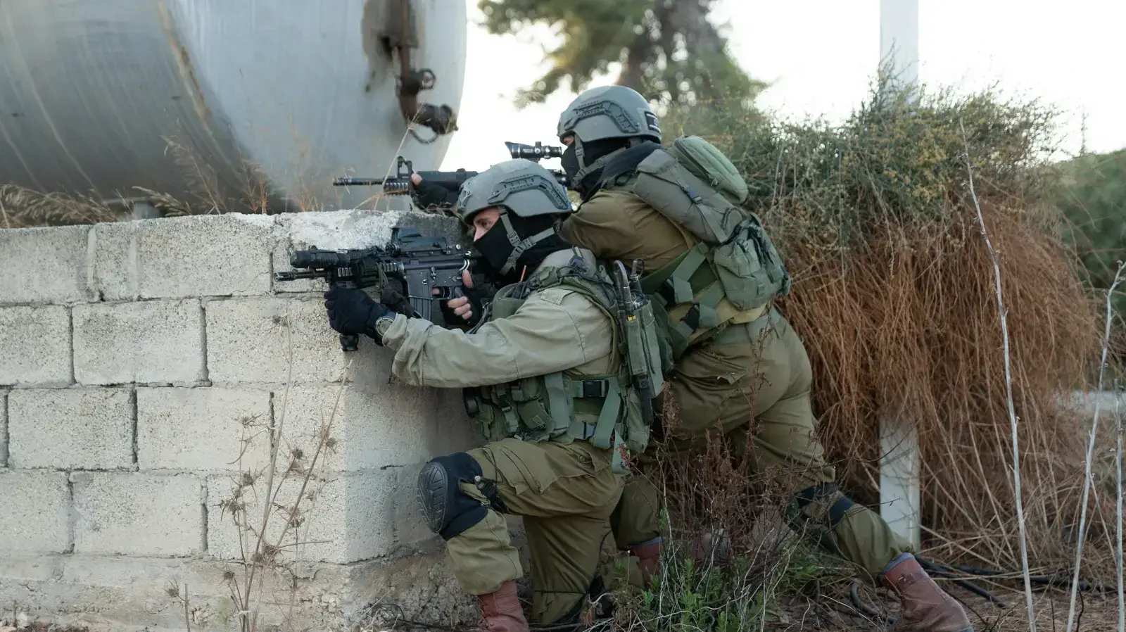 סריקות צה"ל בחיפוש אחר המחבל הנמלט שביצע את פיגוע הירי היום בגבעת אסף סריקות צה"ל בחיפוש אחר המחבל הנמלט שביצע את פיגוע הירי היום בגבעת אסף