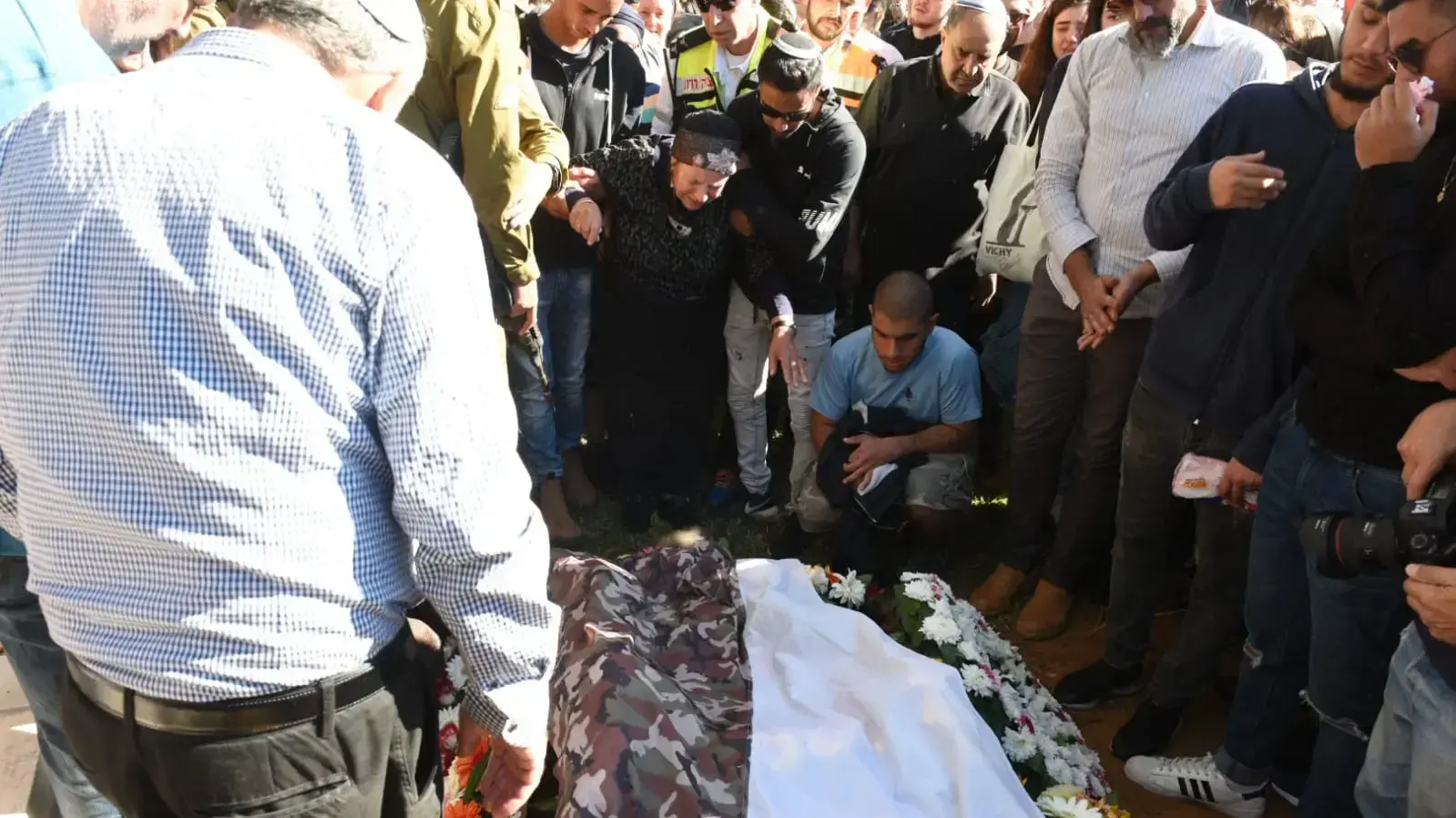 הלווייתו של יובל מור יוסף שנהרג בפיגוע בגבעת אסף, 14 בדצמבר 2018 הלווייתו של יובל מור יוסף שנהרג בפיגוע בגבעת אסף, 14 בדצמבר 2018