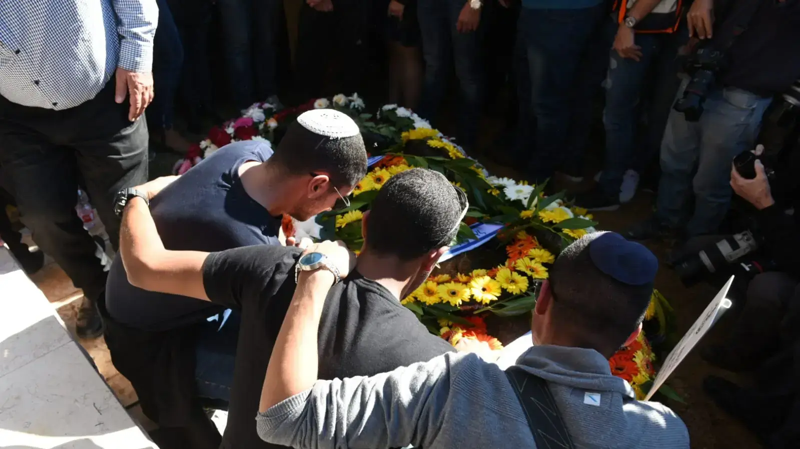 הלווייתו של יובל מור יוסף שנהרג בפיגוע בגבעת אסף, 14 בדצמבר 2018 הלווייתו של יובל מור יוסף שנהרג בפיגוע בגבעת אסף, 14 בדצמבר 2018