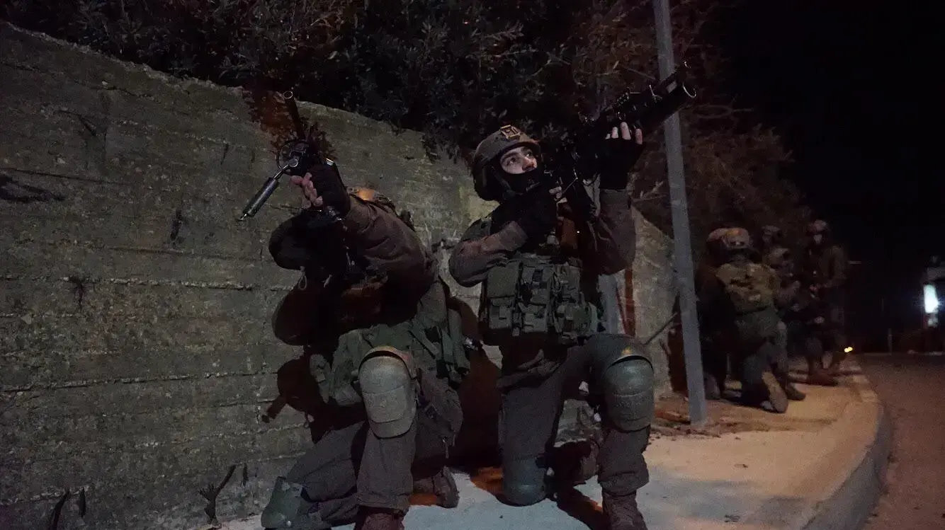 חיילים בפעילות להריסות בית המחבל שהרג את רונן לוברסקי 15 בדצמבר 2018 חיילים בפעילות להריסות בית המחבל שהרג את רונן לוברסקי 15 בדצמבר 2018
