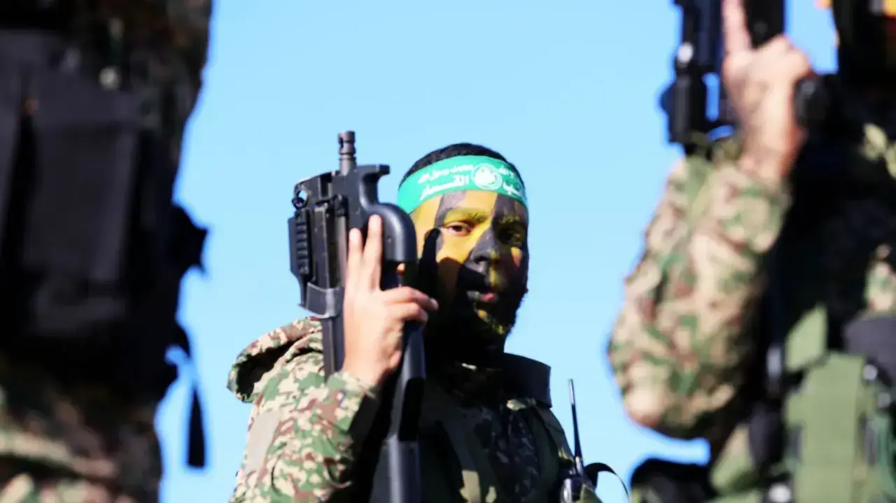 חייל בתערוכה הצבאית של גדודי הקסאם בחאן יונס, 15 בדצמבר 2018 חייל בתערוכה הצבאית של גדודי הקסאם בחאן יונס, 15 בדצמבר 2018