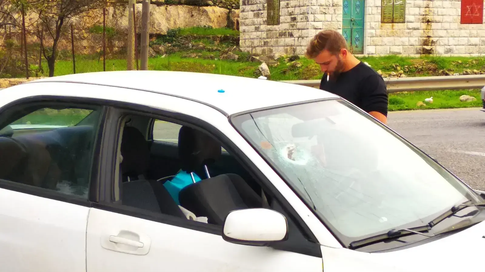 איידוי אבנים לעבר רכב בהתנחלות אלי, דצמבר 2018 איידוי אבנים לעבר רכב בהתנחלות אלי, דצמבר 2018