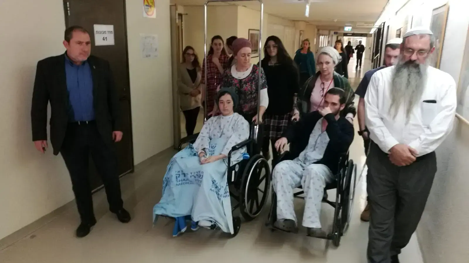 שירה ועמיחי איש רן פצועי הפיגוע בעפרה בראיון ראשון לתקשורת מבית חולים שערי צדק, 16 בדצמבר 2018 שירה ועמיחי איש רן פצועי הפיגוע בעפרה בראיון ראשון לתקשורת מבית חולים שערי צדק, 16 בדצמבר 2018