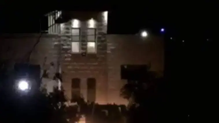 כוחות צה"ל בטול כרם מול ביתו של המחבל מברקן כוחות צה"ל בטול כרם מול ביתו של המחבל מברקן