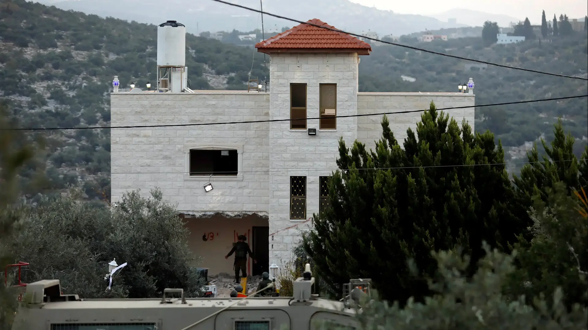 כוחות צה"ל הורסים את ביתו של המחבל מברקן, 17 בדצמבר 2018 כוחות צה"ל הורסים את ביתו של המחבל מברקן, 17 בדצמבר 2018