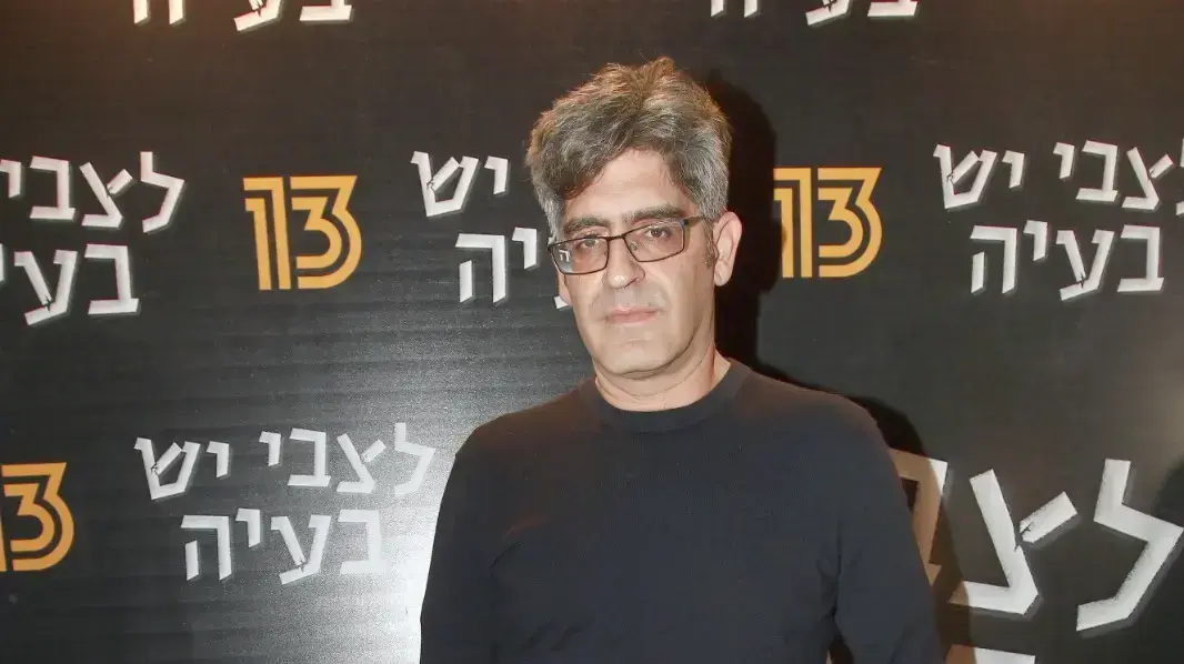 התסריטאי אורי גרוס בפרמיירת "לצבי יש בעיה" בסינמטק תל אביב התסריטאי אורי גרוס בפרמיירת "לצבי יש בעיה" בסינמטק תל אביב