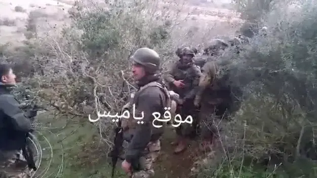 ויכוח בין חיילי צה"ל לחייל מלבנון על איפה תעבור גדר התלתלית, אזור הקו הכחול, 17 בדצמבר 2018 ויכוח בין חיילי צה"ל לחייל מלבנון על איפה תעבור גדר התלתלית, אזור הקו הכחול, 17 בדצמבר 2018