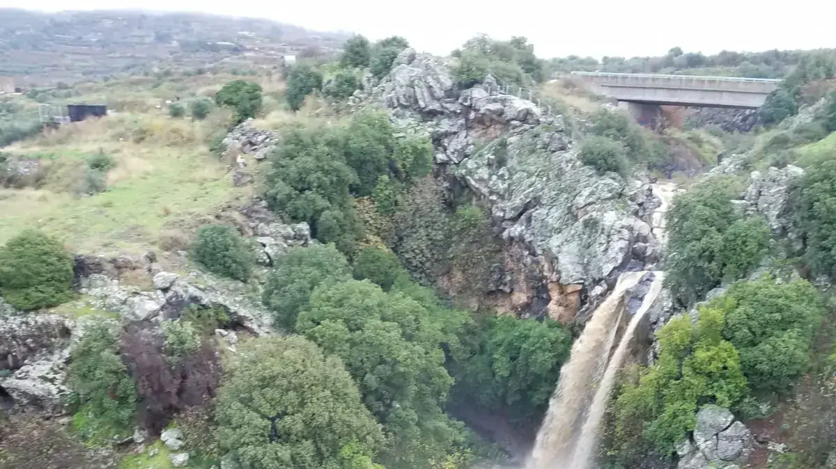 נחל סער לפני ואחרי הזרימה הראשונה הבוקר נחל סער לפני ואחרי הזרימה הראשונה הבוקר