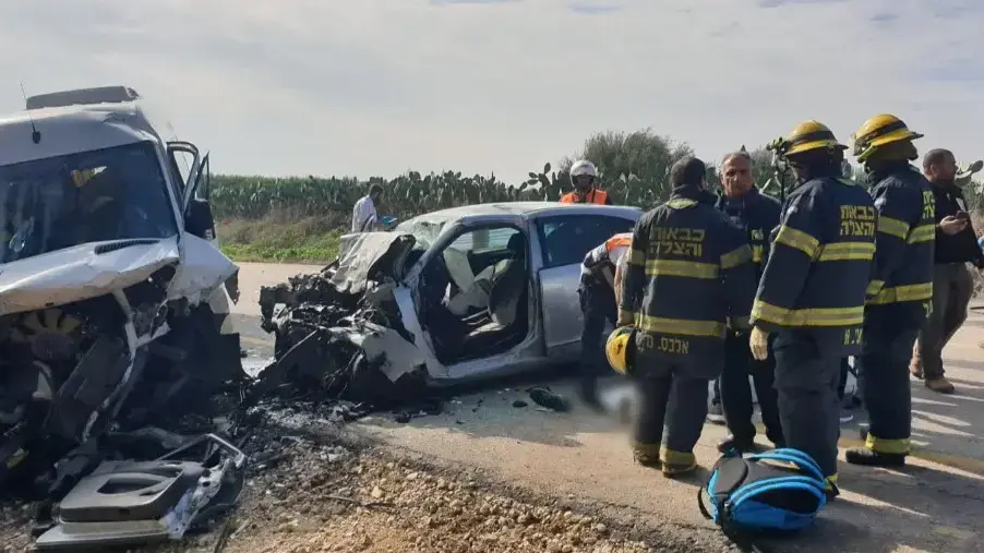 תאונת דרכים ליד מושב חלץ בסמוך לשדרות - 12/21 תאונת דרכים ליד מושב חלץ בסמוך לשדרות - 12/21