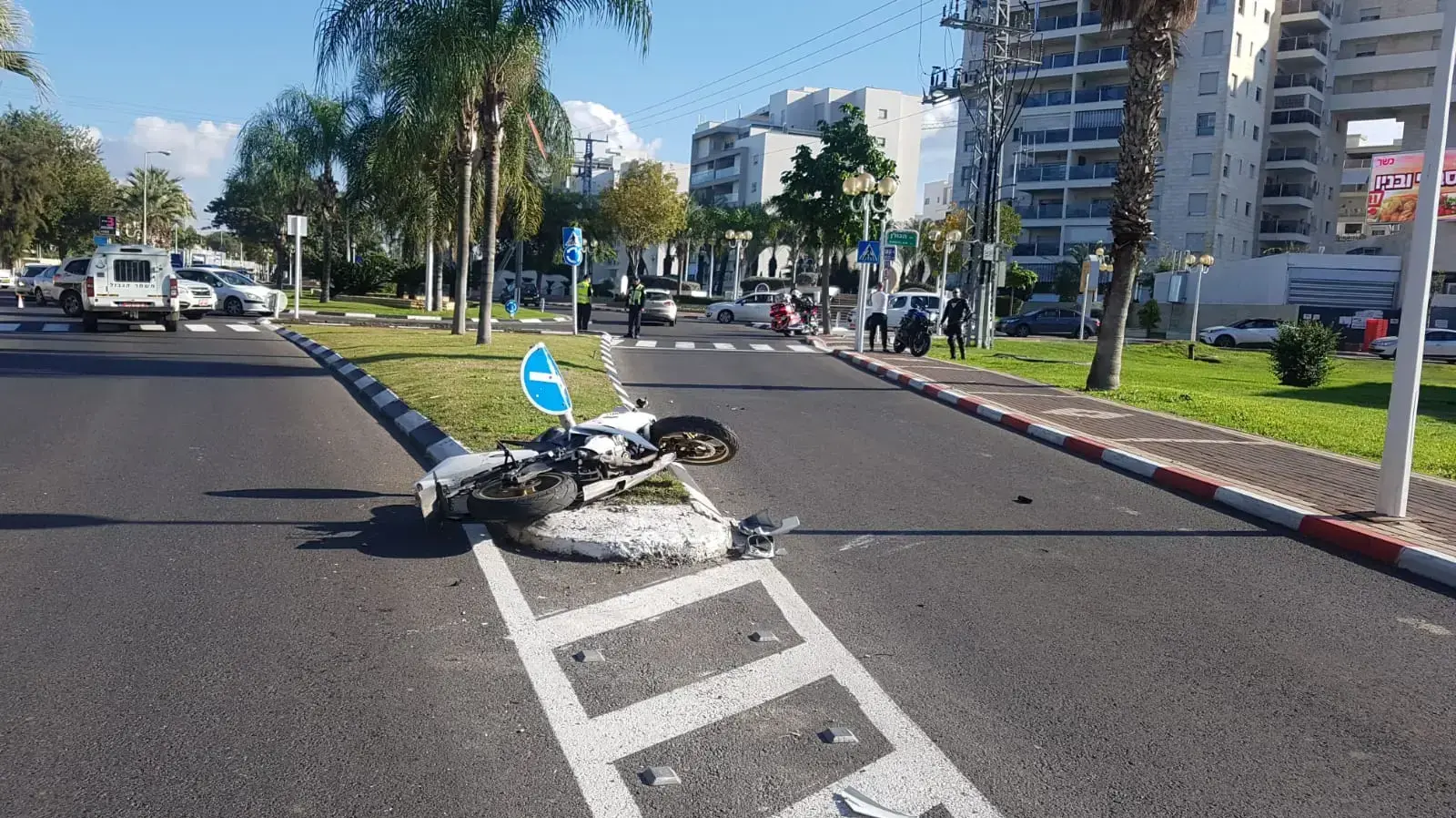 תאונת דרכים עצמית בה נהרג רוכב אופנוע בן 25 בכניסה לנהריה, 22 בדצמבר 2018 תאונת דרכים עצמית בה נהרג רוכב אופנוע בן 25 בכניסה לנהריה, 22 בדצמבר 2018