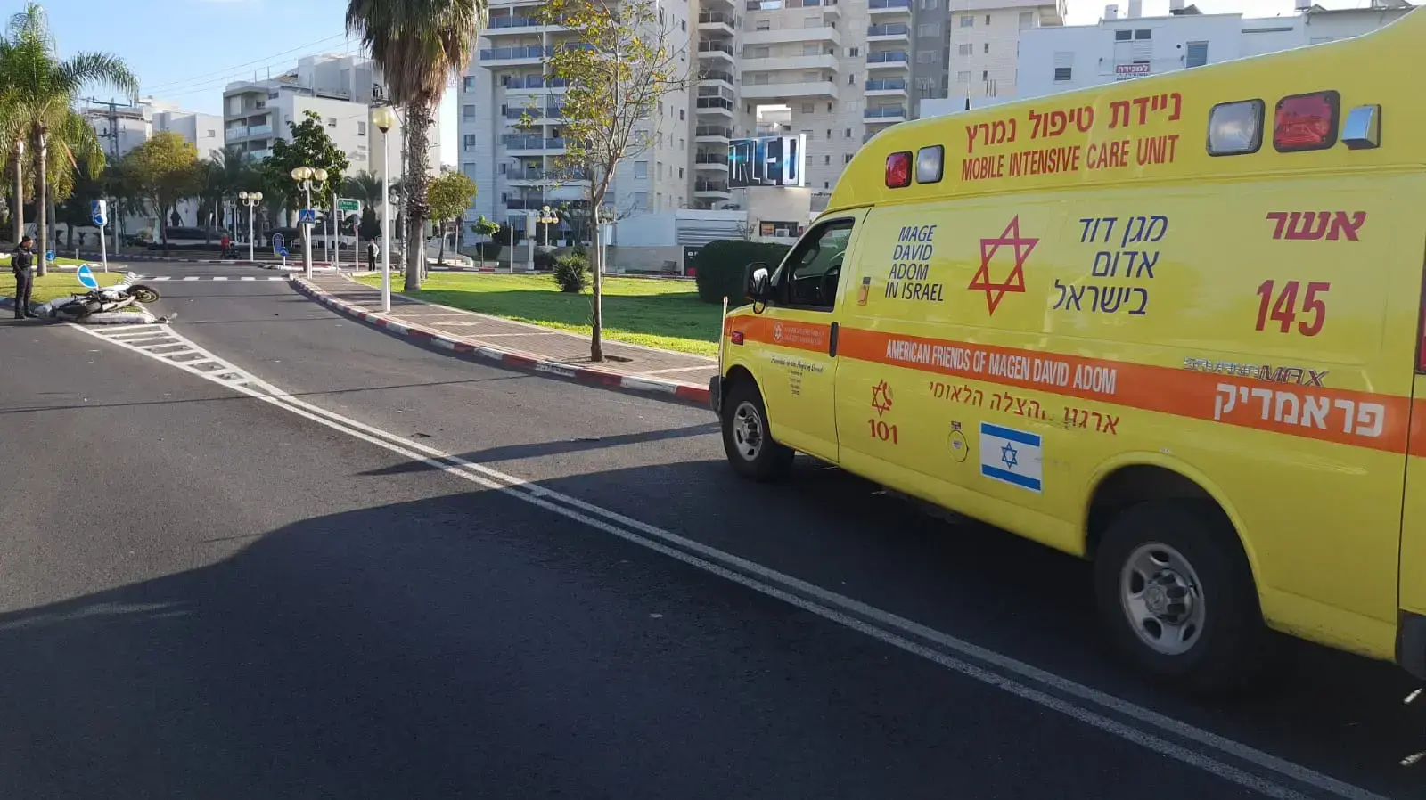 תאונת דרכים עצמית בה נהרג רוכב אופנוע בן 25 בכניסה לנהריה, 22 בדצמבר 2018 תאונת דרכים עצמית בה נהרג רוכב אופנוע בן 25 בכניסה לנהריה, 22 בדצמבר 2018