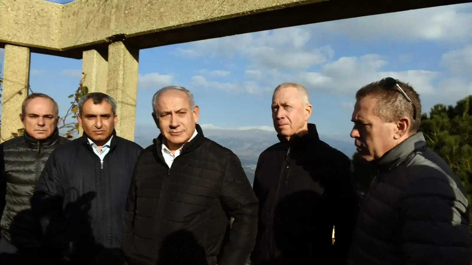 ראש הממשלה בנימין נתניהו ושרי הקבינט המדיני-ביטחוני סיירו הבאזור פעילות צה"ל לנטרול והשמדת מנהרות הטרור של חיזבאללה במסגרת מבצע "מגן צפוני",25 בדצמבר 2018