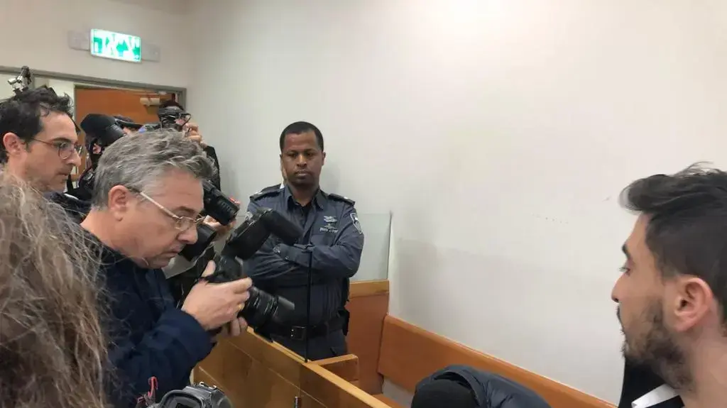 הארכת מעצר לחשודים בקשירת קשר לפגוע בסוהר, בהמשך לאירועים שבהם נעשו נסיונות לפגוע באנשי שב"ס, שלום ראשל"צ 27 בדצמבר 2018 הארכת מעצר לחשודים בקשירת קשר לפגוע בסוהר, בהמשך לאירועים שבהם נעשו נסיונות לפגוע באנשי שב"ס, שלום ראשל"צ 27 בדצמבר 2018