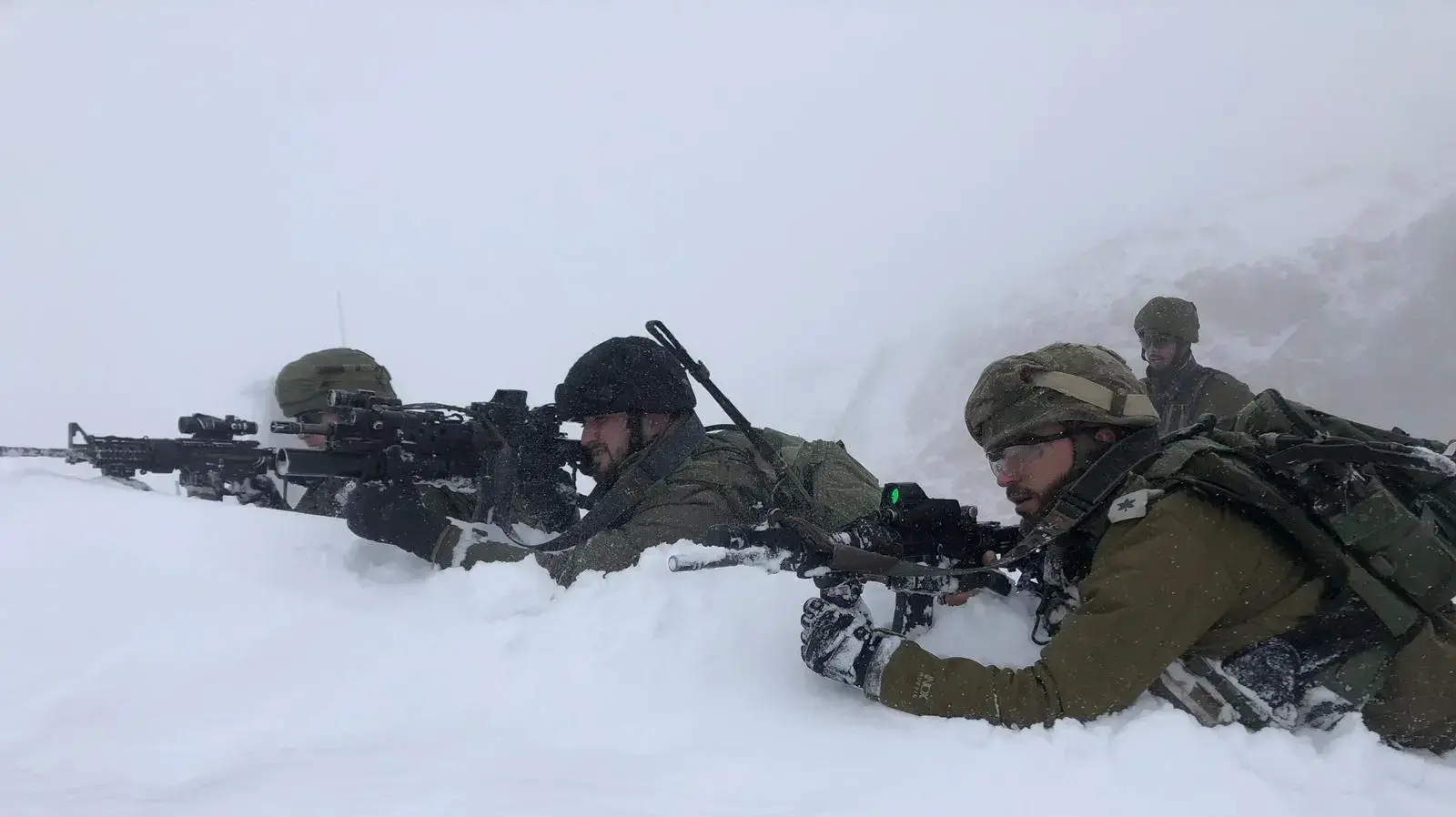 תמונות של לוחמי גדוד 603 במצפה שלגים בחרמון, 27 בדצמבר 2018 תמונות של לוחמי גדוד 603 במצפה שלגים בחרמון, 27 בדצמבר 2018