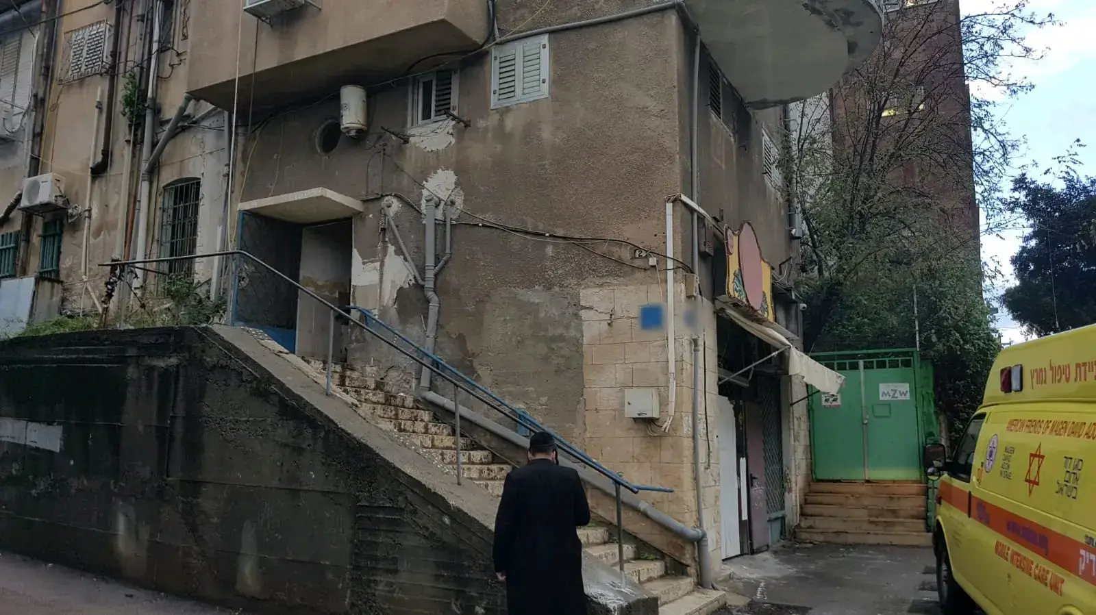 צעיר נהרג וצעיר במצב קשה כתוצאה מחימום ביתם ברחוב הרצל בחיפה, 30 בדצמבר 2018
