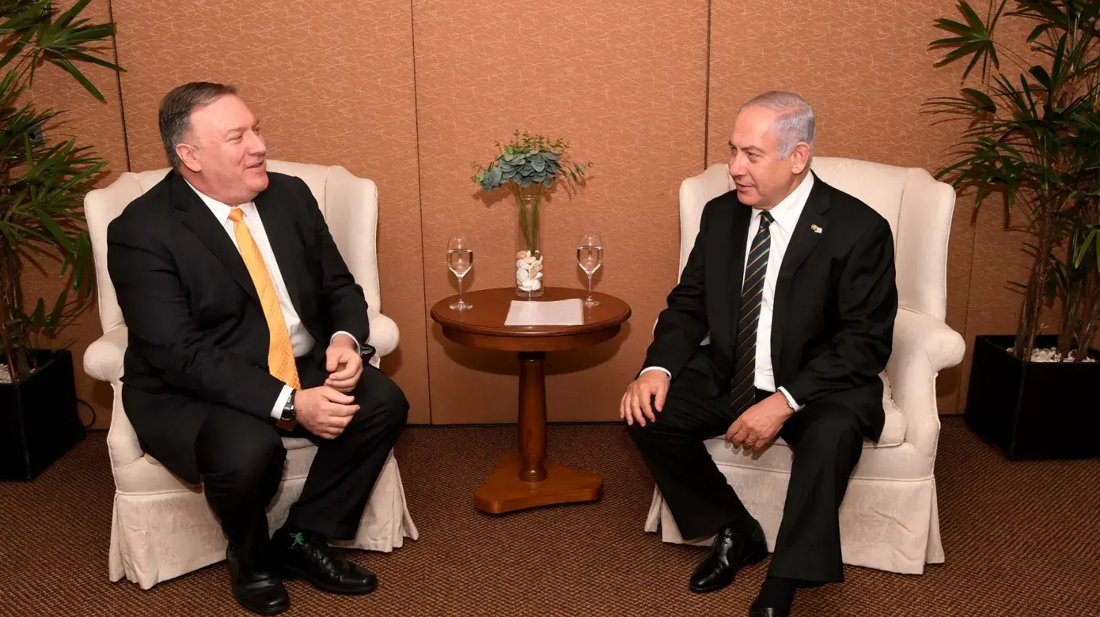 ראש הממשלה, בנימין נתניהו במהלך פגישתו עם מזכיר המדינה האמריקני מייק פומפאו, בברזיליה, ברזיל 1 בינואר 2019
ראש הממשלה, בנימין נתניהו במהלך פגישתו עם מזכיר המדינה האמריקני מייק פומפאו, בברזיליה, ברזיל 1 בינואר 2019