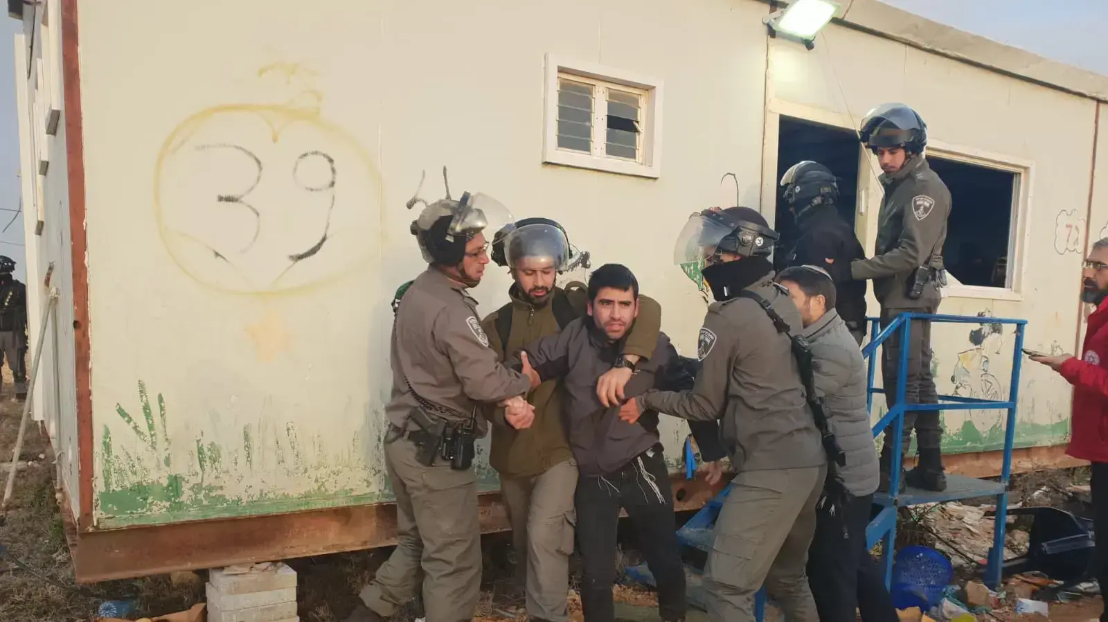 פינוי מבנים לא חוקיים בעמונה - 3/1/19