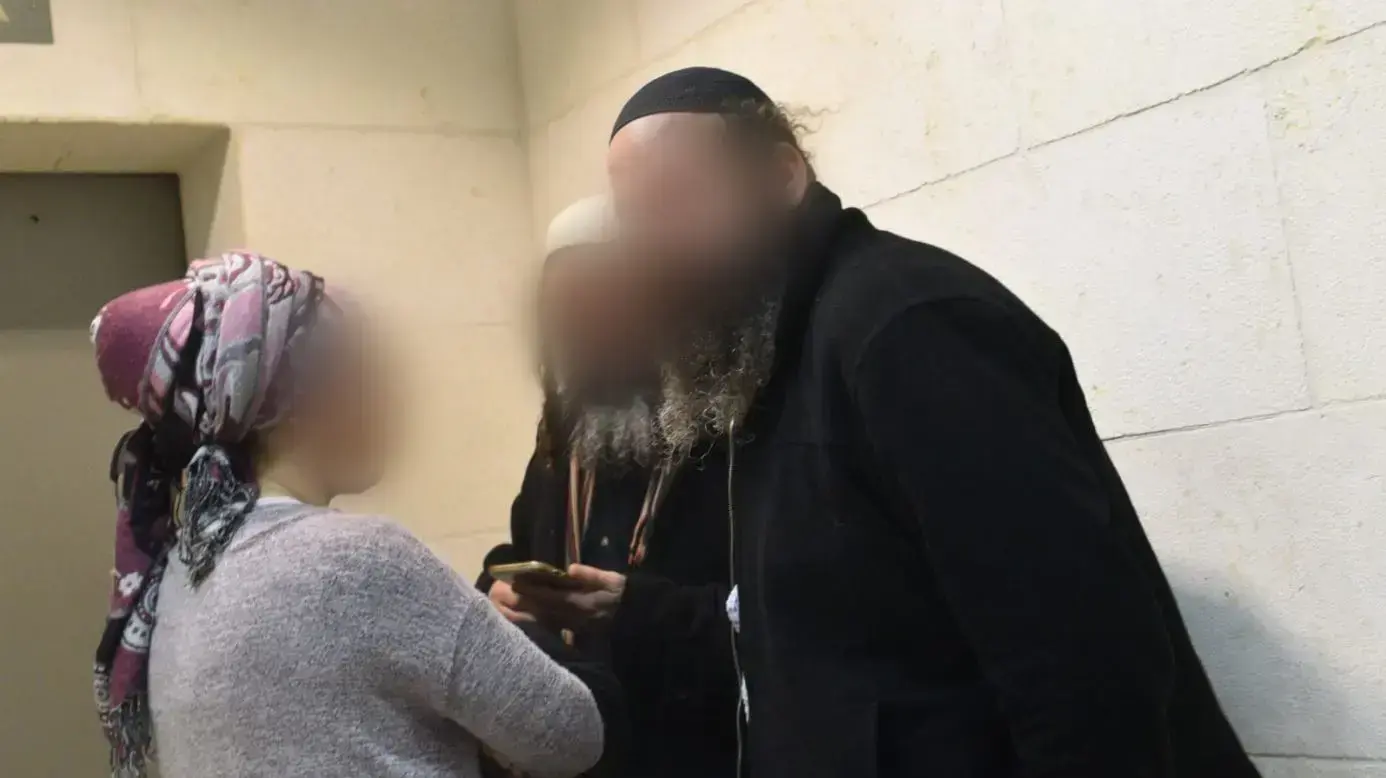 הורי אחד החשודים במעורבות בפיגוע שבו נהרגה עאישה א-ראבי, 6 בינואר 2019 הורי אחד החשודים במעורבות בפיגוע שבו נהרגה עאישה א-ראבי, 6 בינואר 2019
