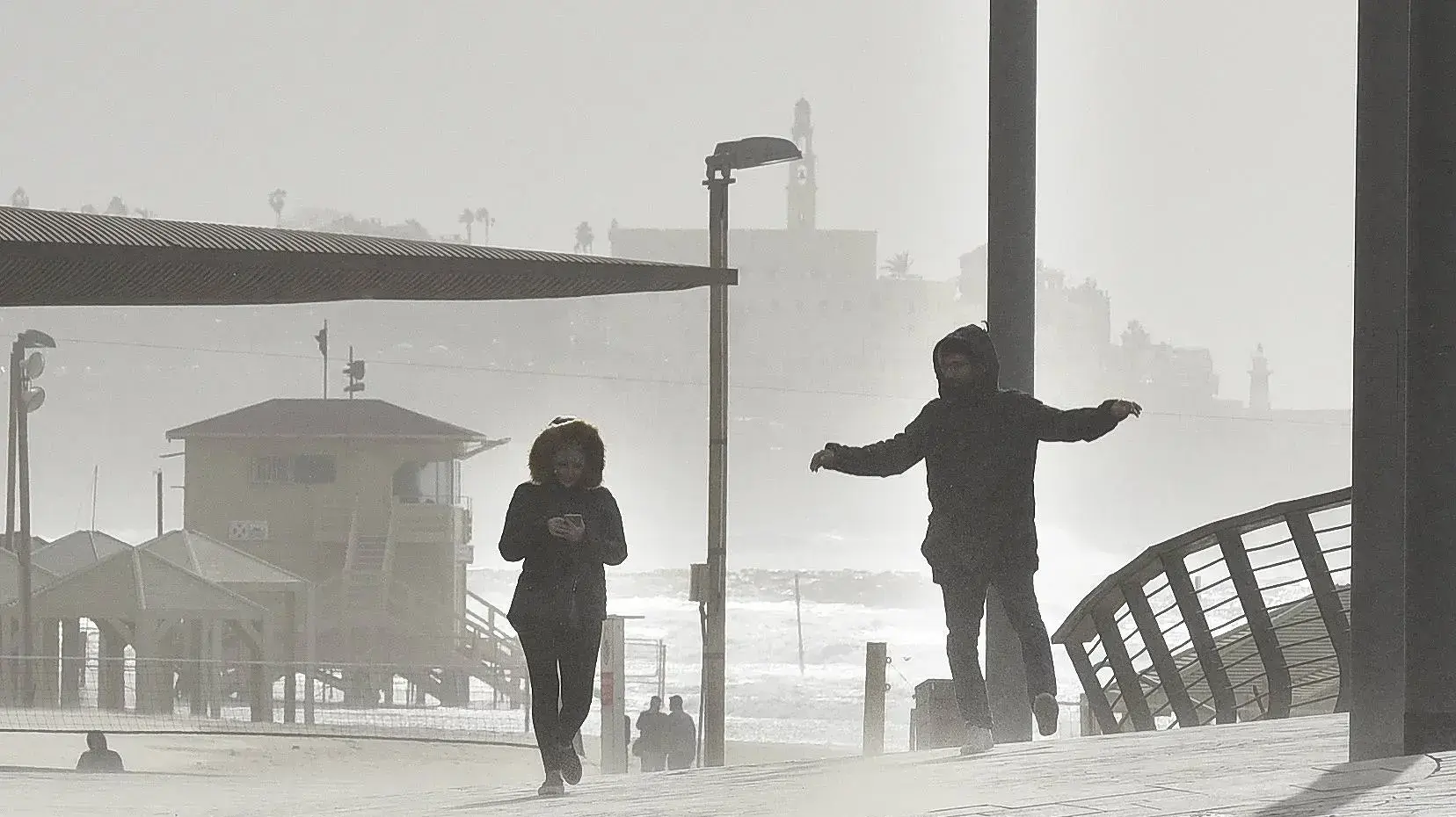 מזג אוויר בחופי הרצליה ויפו, 6 בינואר 2019 מזג אוויר בחופי הרצליה ויפו, 6 בינואר 2019