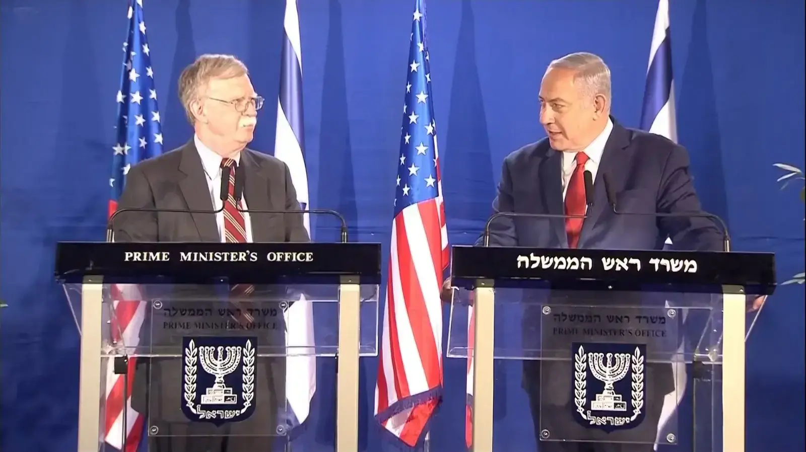 היועץ לביטחון לאומי של ארה"ב ג'ון בולטון בהצהרה משותפת עם ראש ממשלת ישראל בנימין נתניהו במעון ראש הממשלה בירושלים, 6 בינואר 2019