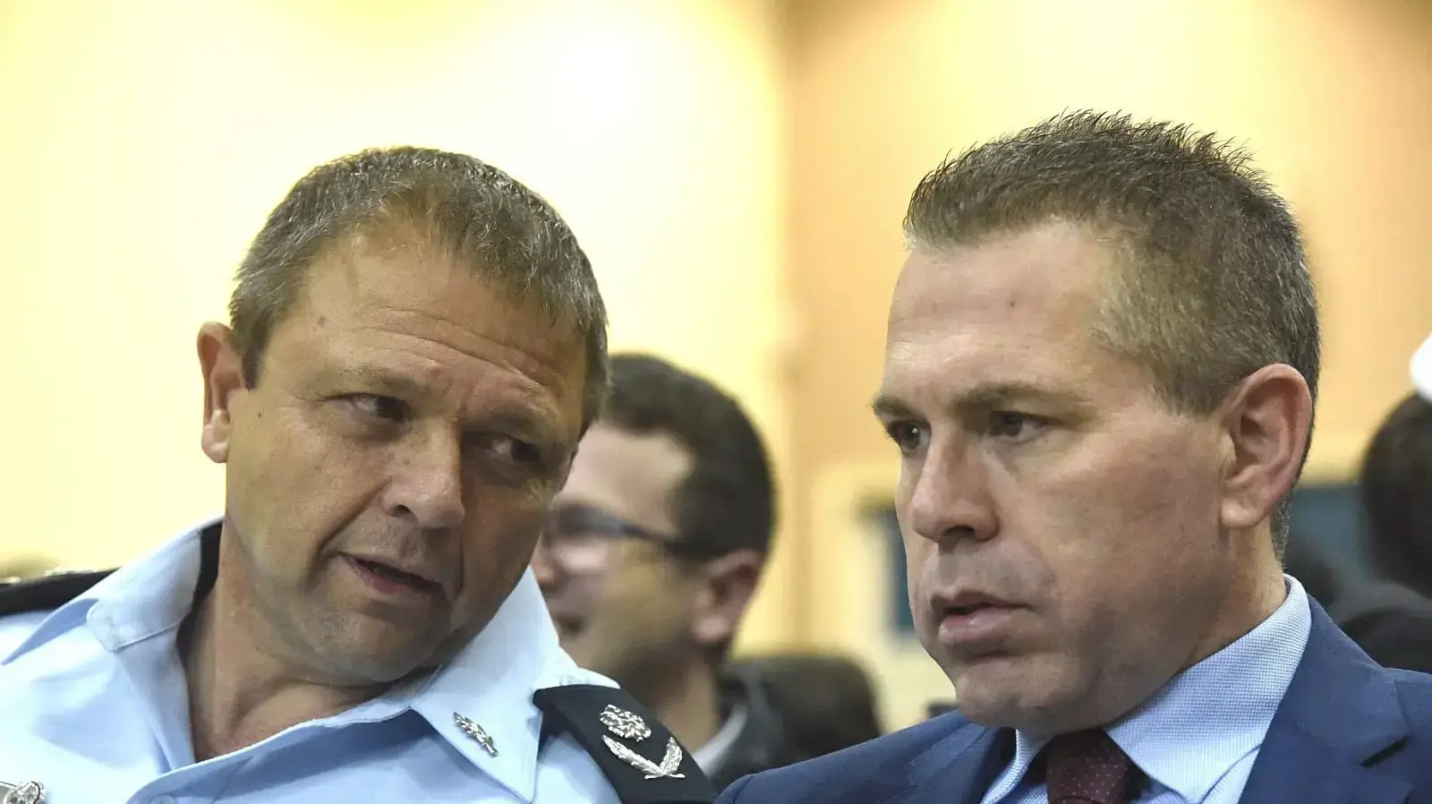 השר לבטחון פנים גלעד ארדן, ומ"מ מפכ"ל המשטרה, ניצב מוטי כהן,מפקד מחוז ירושלים, ניצב יורם הלוי, בחנוכת תחנת משטרה ברמת בית שמש, 7 בינואר 2018
