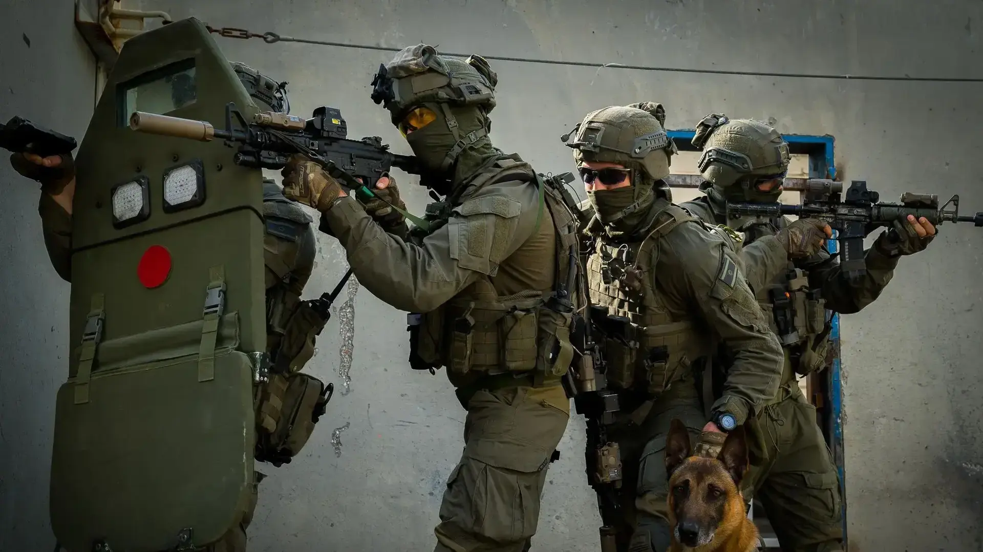 לוחמי הימ"מ - היחידה ללוחמה בטרור של משטרת ישראל/משמר הגבול עצרו את עאצם ברגותי אשר ביצע את הפיגוע הקשה בטרמפיאדה בגבעת אסף ב- 13.12.18. לוחמי הימ"מ - היחידה ללוחמה בטרור של משטרת ישראל/משמר הגבול עצרו את עאצם ברגותי אשר ביצע את הפיגוע הקשה בטרמפיאדה בגבעת אסף ב- 13.12.18.