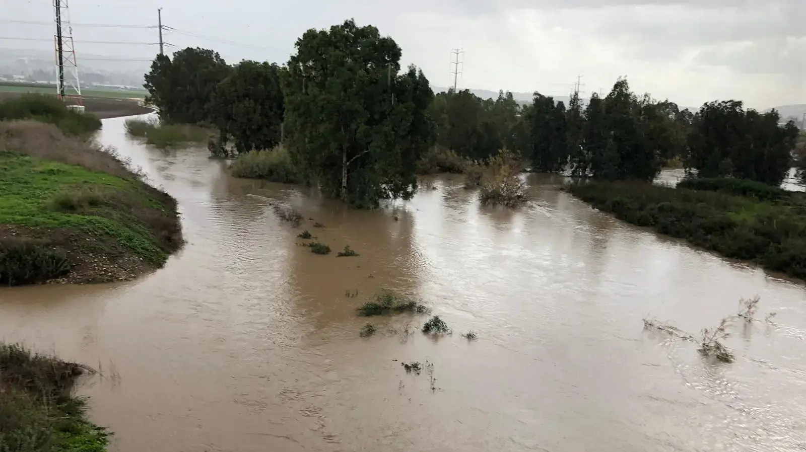 הקישון הכפיל את רוחבו. סמוך לצומת יגור. 8 בינואר 2019 הקישון הכפיל את רוחבו. סמוך לצומת יגור. 8 בינואר 2019