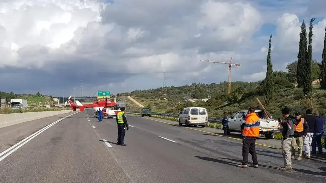 כביש 6 לצפון נחסם לתנועה מחלף באקה למחלף עירון בעקבות תאונה, 9 בינואר 2018 כביש 6 לצפון נחסם לתנועה מחלף באקה למחלף עירון בעקבות תאונה, 9 בינואר 2018