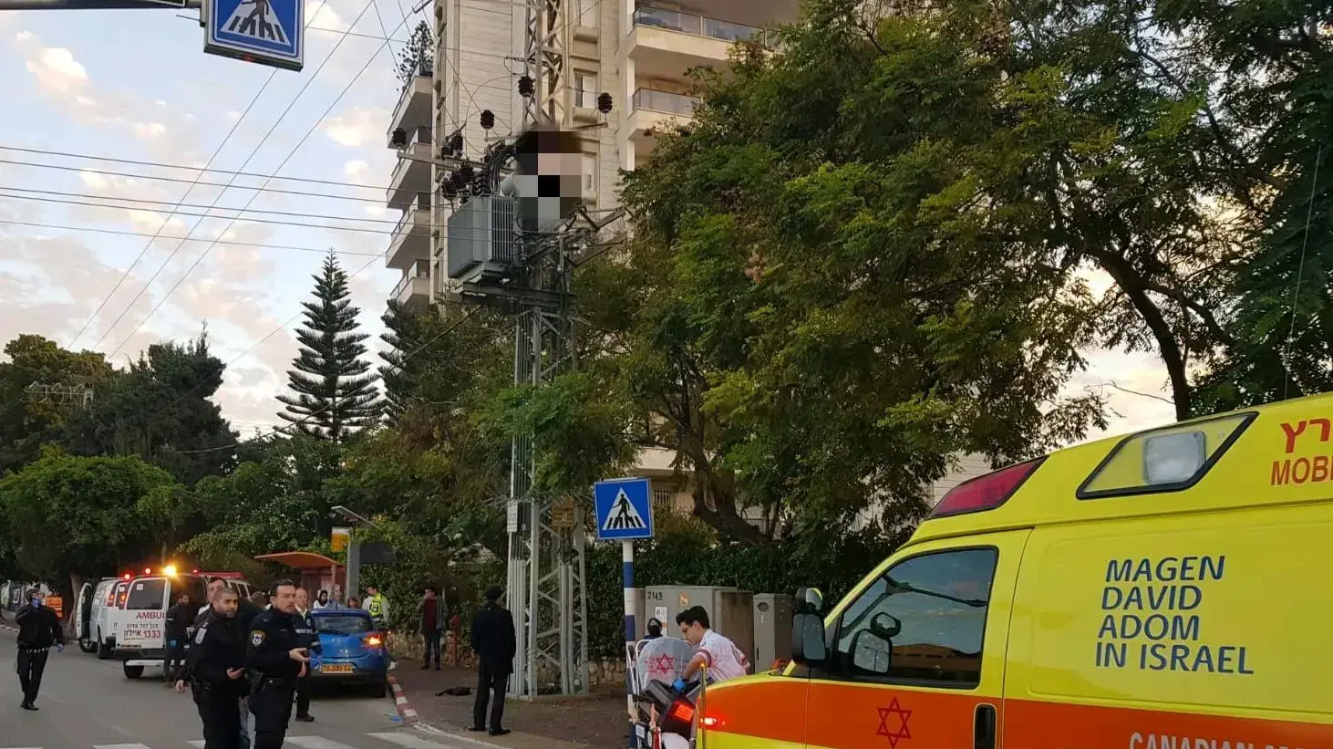 צעירה בת 20 מתה מהתחשמלות לאחר שטיפסה על עמוד חשמל בראשון לציון, 12 בינואר 2019 צעירה בת 20 מתה מהתחשמלות לאחר שטיפסה על עמוד חשמל בראשון לציון, 12 בינואר 2019