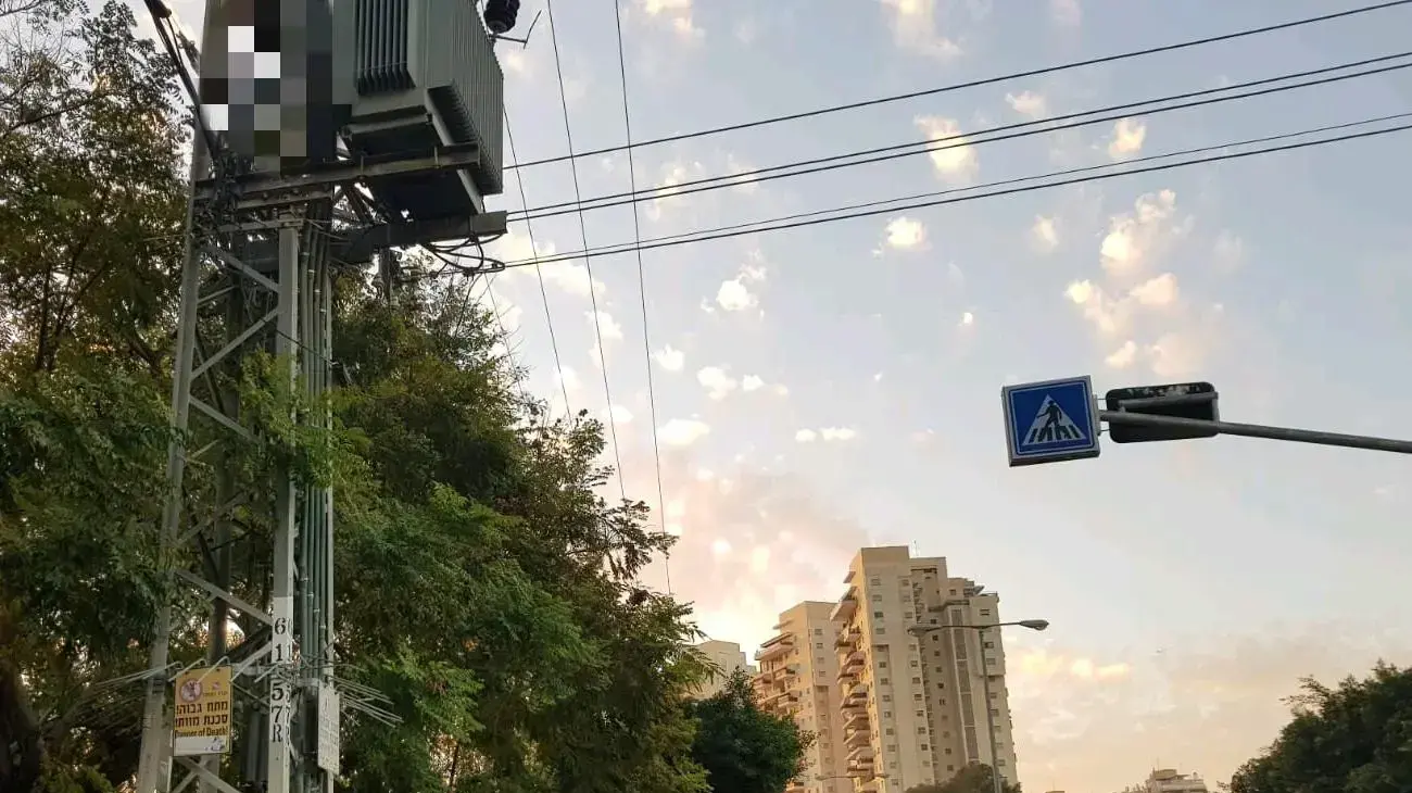 צעירה בת 20 מתה מהתחשמלות לאחר שטיפסה על עמוד חשמל בראשון לציון, 12 בינואר 2019 צעירה בת 20 מתה מהתחשמלות לאחר שטיפסה על עמוד חשמל בראשון לציון, 12 בינואר 2019