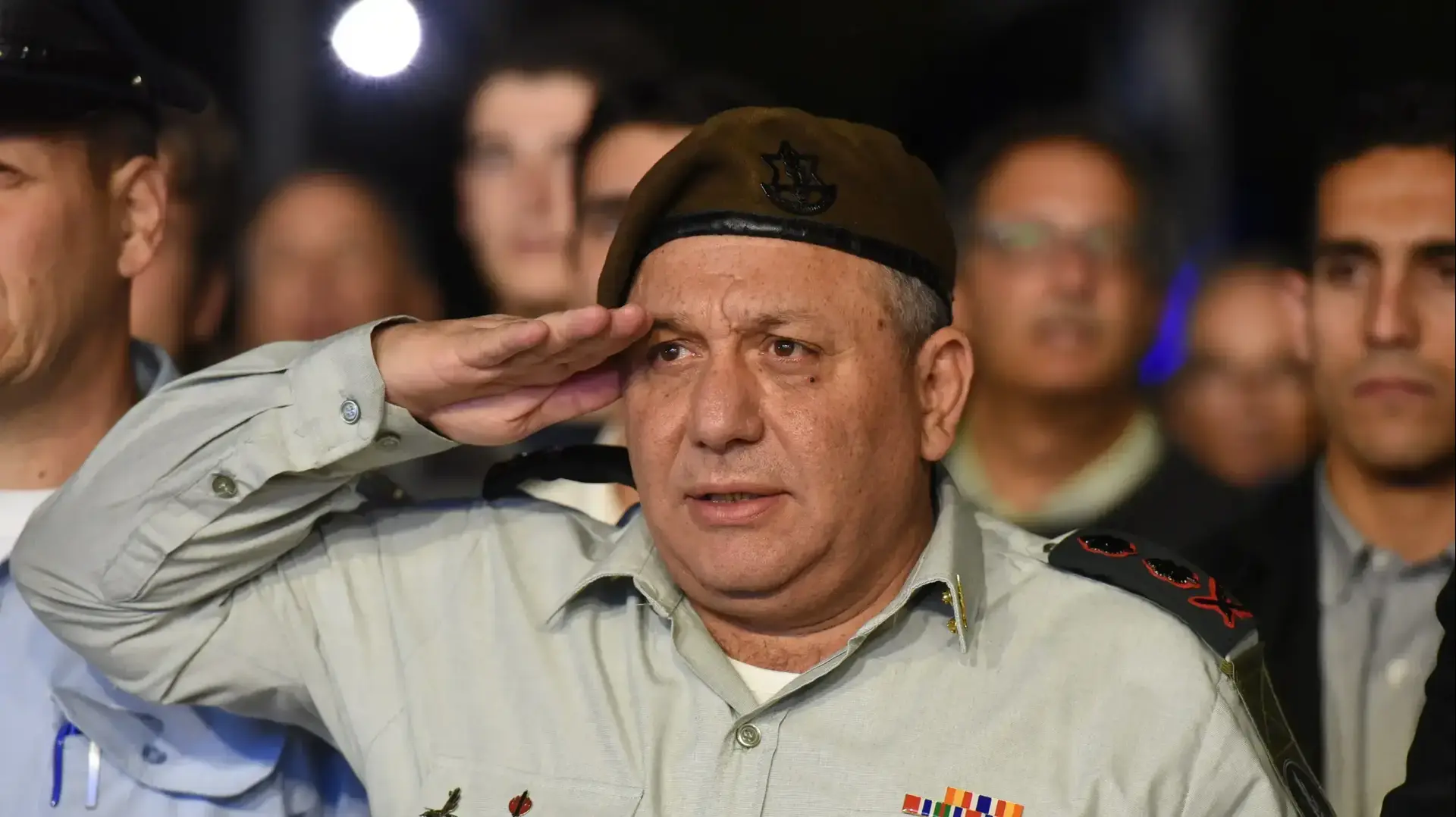 הרמטכ"ל גדי איזנקוט בטקס מצטיינים בקרייה 3 בנובמבר 2016
הרמטכ"ל גדי איזנקוט בטקס מצטיינים בקרייה 3 בנובמבר 2016