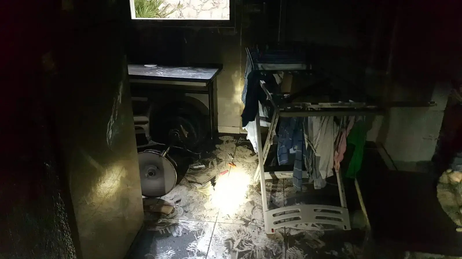 הרוג ופצועה בשריפה בדירה ברחוב בלפור בבת ים, 15 בינואר 2019 הרוג ופצועה בשריפה בדירה ברחוב בלפור בבת ים, 15 בינואר 2019