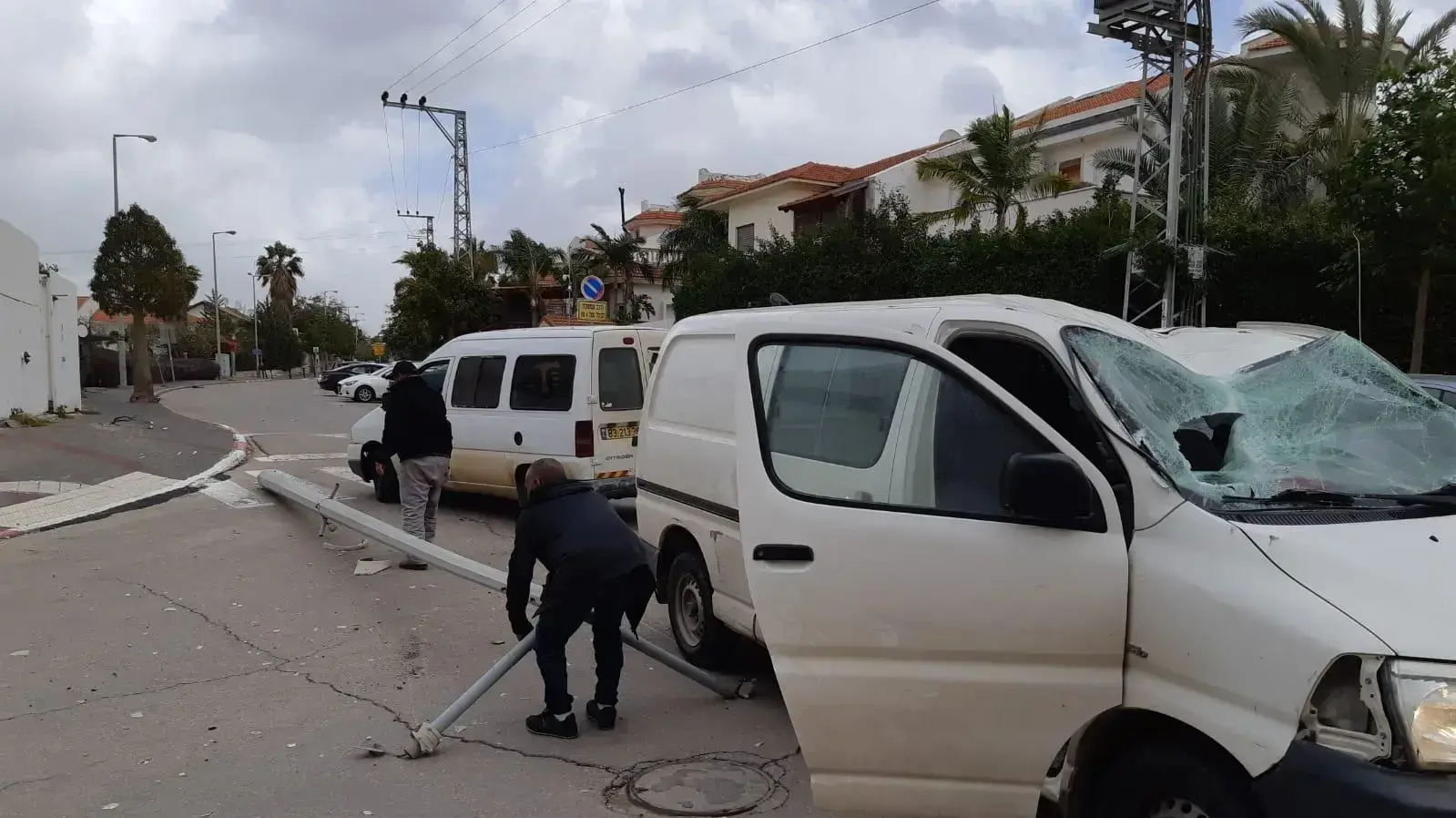 נזקי מזג האוויר בראש העין 16 בינואר 2019 נזקי מזג האוויר בראש העין 16 בינואר 2019