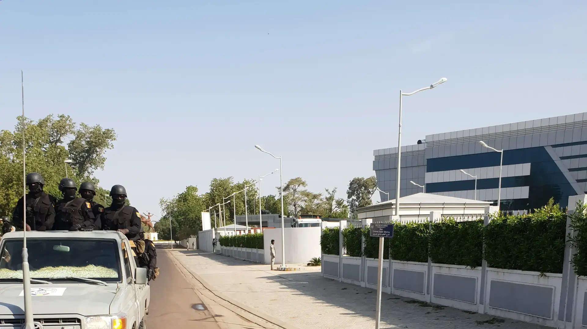 מאבטחים בפגישת ראש הממשלה בנימין נתניהו עם נשיא צ'אד אידריס דבי , 20 בינואר 2019 מאבטחים בפגישת ראש הממשלה בנימין נתניהו עם נשיא צ'אד אידריס דבי , 20 בינואר 2019