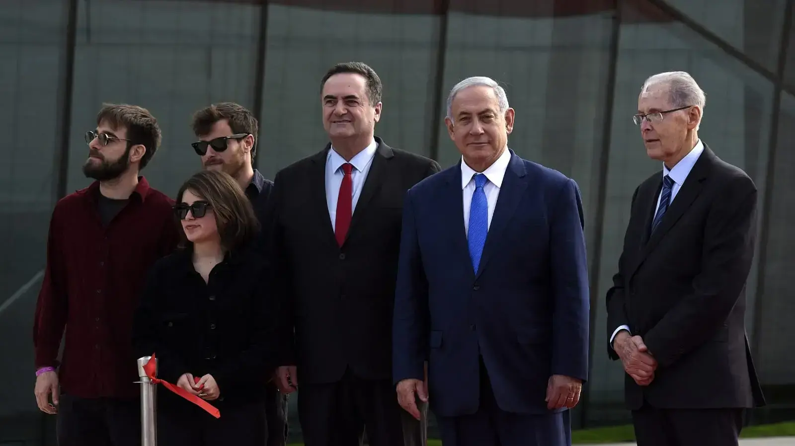 ראש הממשלה בנימין נתניהו , שר התחבורה ישראל כץ , מנכ"ל רשות שדות התעופה יעקב גנות,ובני משפחת רמון חנוכת שדה התעופה רמון באילת, 21 בינואר 2019 ראש הממשלה בנימין נתניהו , שר התחבורה ישראל כץ , מנכ"ל רשות שדות התעופה יעקב גנות,ובני משפחת רמון חנוכת שדה התעופה רמון באילת, 21 בינואר 2019
