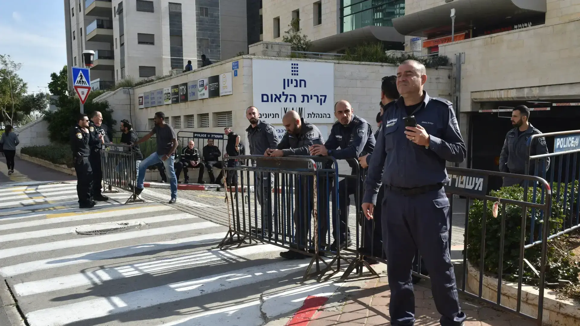 הארכת מעצר לקטין שרצח את עאישה א-ראבי, השלום, ראשל"צ, 23 בינואר 2018 הארכת מעצר לקטין שרצח את עאישה א-ראבי, השלום, ראשל"צ, 23 בינואר 2018