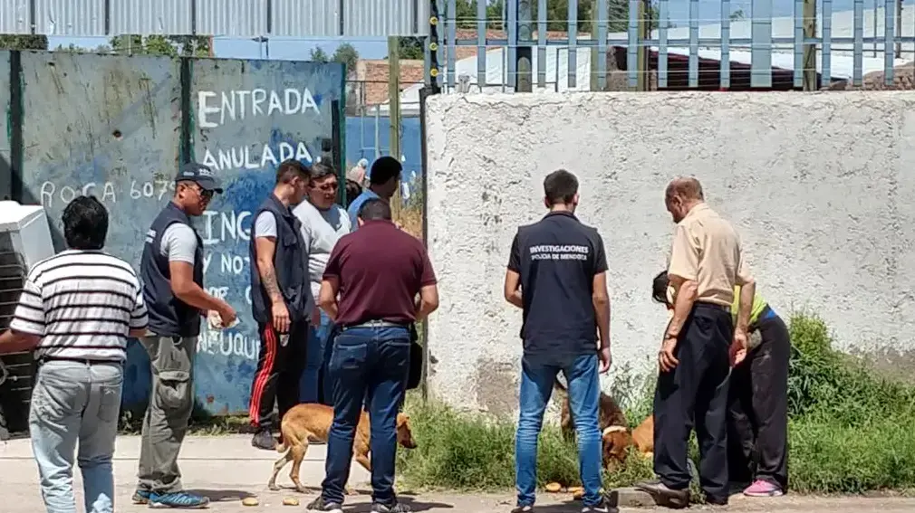 כוחות חיפוש בבית כיל פרג' במנדוסה ארגנטינה 26 בינואר 2018 כוחות חיפוש בבית כיל פרג' במנדוסה ארגנטינה 26 בינואר 2018