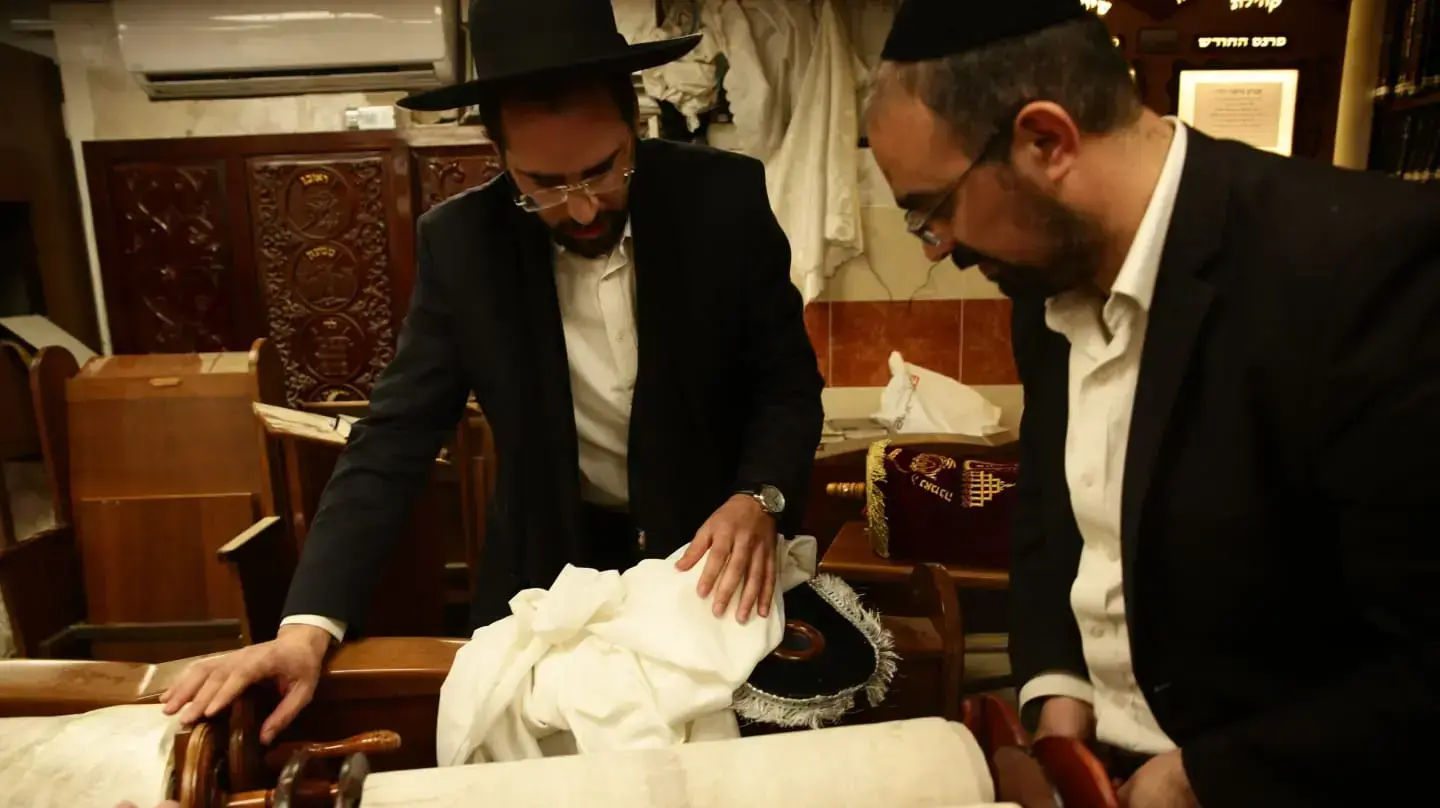 תמונות מתוך בית הכנסת "שיח ישראל" בקריית יובל בירושלים, שהושחת וחולל בידי אלמונים, 29 בינואר 2019 תמונות מתוך בית הכנסת "שיח ישראל" בקריית יובל בירושלים, שהושחת וחולל בידי אלמונים, 29 בינואר 2019