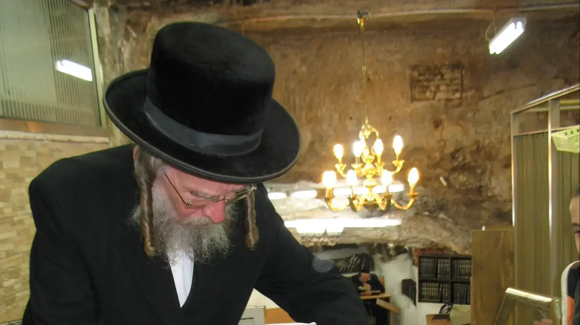 למרות מחלתו הנדירה, חיזקי טורנהיים בן ה- 9 השתלב במערכת החינוך ולהגיע להישגים מצוינים בלימודיו למרות מחלתו הנדירה, חיזקי טורנהיים בן ה- 9 השתלב במערכת החינוך ולהגיע להישגים מצוינים בלימודיו