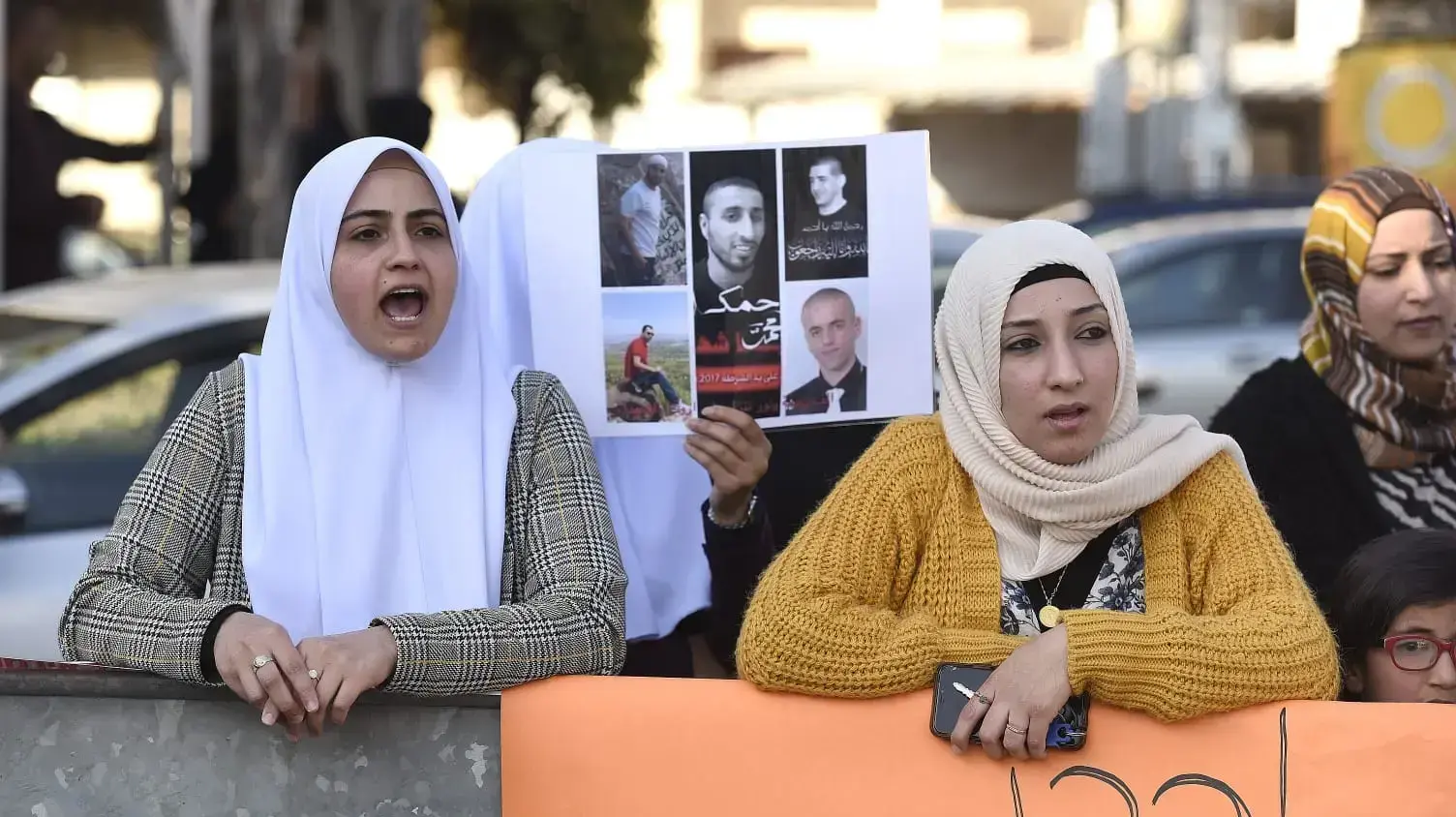 מחאה נגד השר לביטחון פנים, גלעד ארדן, פתיחת תחנת משטרת כפר קאסם 29 בינואר 2019
מחאה נגד השר לביטחון פנים, גלעד ארדן, פתיחת תחנת משטרת כפר קאסם 29 בינואר 2019