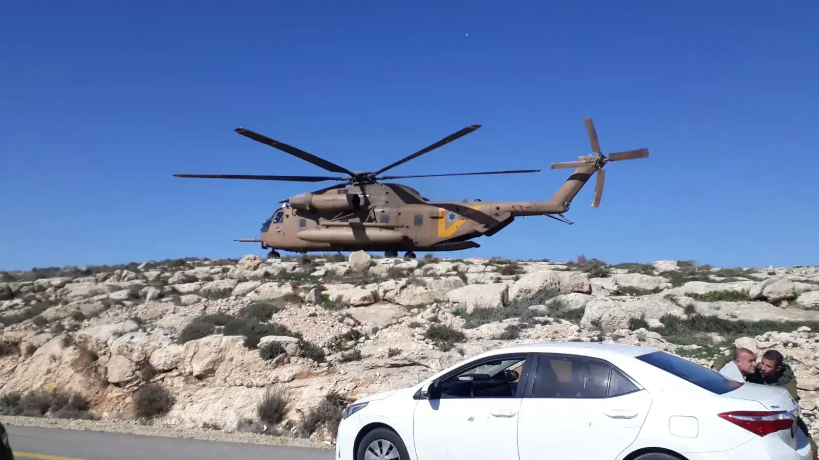 שני צוותי כיבוי פועלים בת.ד. במעורבות שני כלי פרטיים בכביש 60 סמוך לאשתמע,לוחמי האש פועלים כעת לחילוץ לכוד במצב אנוש, 30 בינואר 2019 שני צוותי כיבוי פועלים בת.ד. במעורבות שני כלי פרטיים בכביש 60 סמוך לאשתמע,לוחמי האש פועלים כעת לחילוץ לכוד במצב אנוש, 30 בינואר 2019
