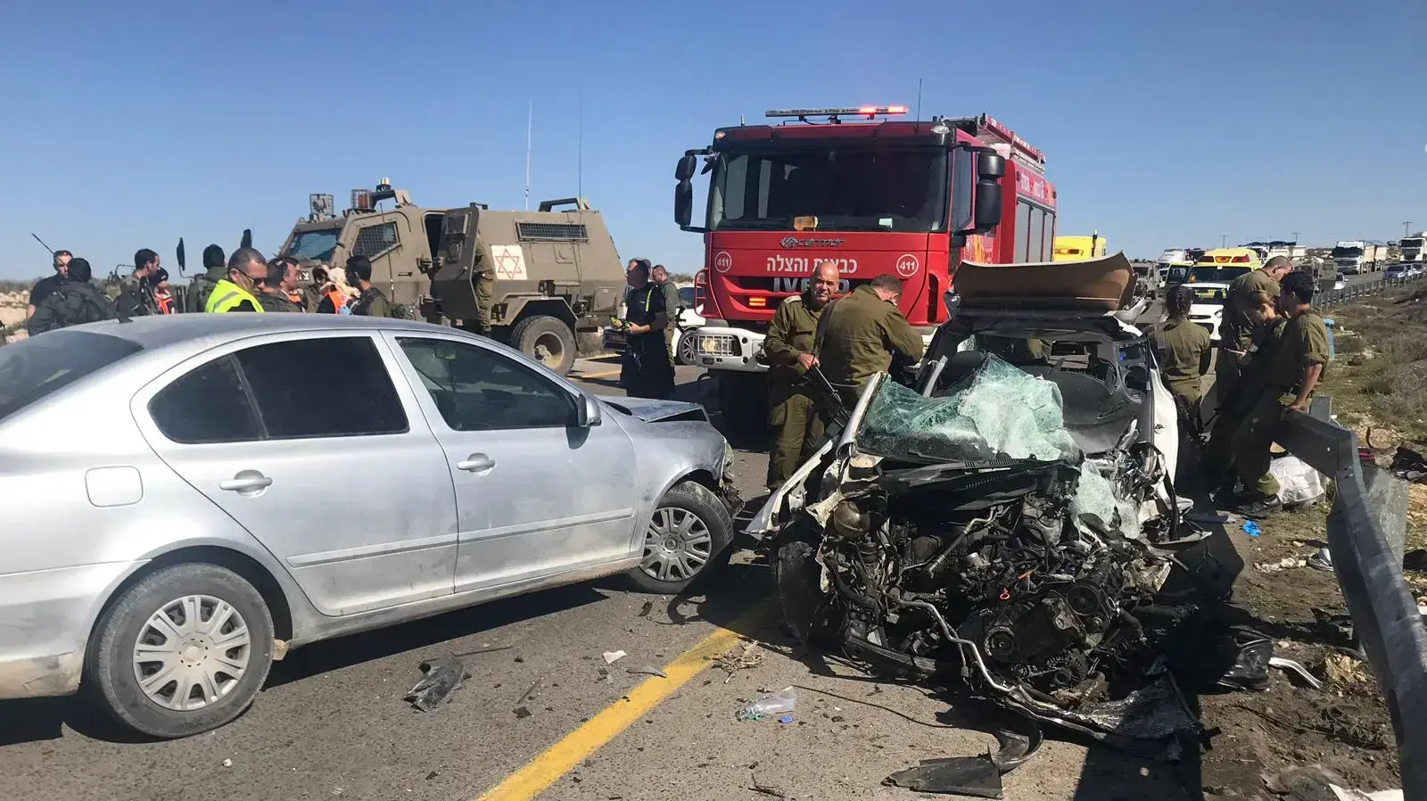 שני צוותי כיבוי פועלים בת.ד. במעורבות שני כלי פרטיים בכביש 60 סמוך לאשתמע,לוחמי האש פועלים כעת לחילוץ לכוד במצב אנוש, 30 בינואר 2019 שני צוותי כיבוי פועלים בת.ד. במעורבות שני כלי פרטיים בכביש 60 סמוך לאשתמע,לוחמי האש פועלים כעת לחילוץ לכוד במצב אנוש, 30 בינואר 2019
