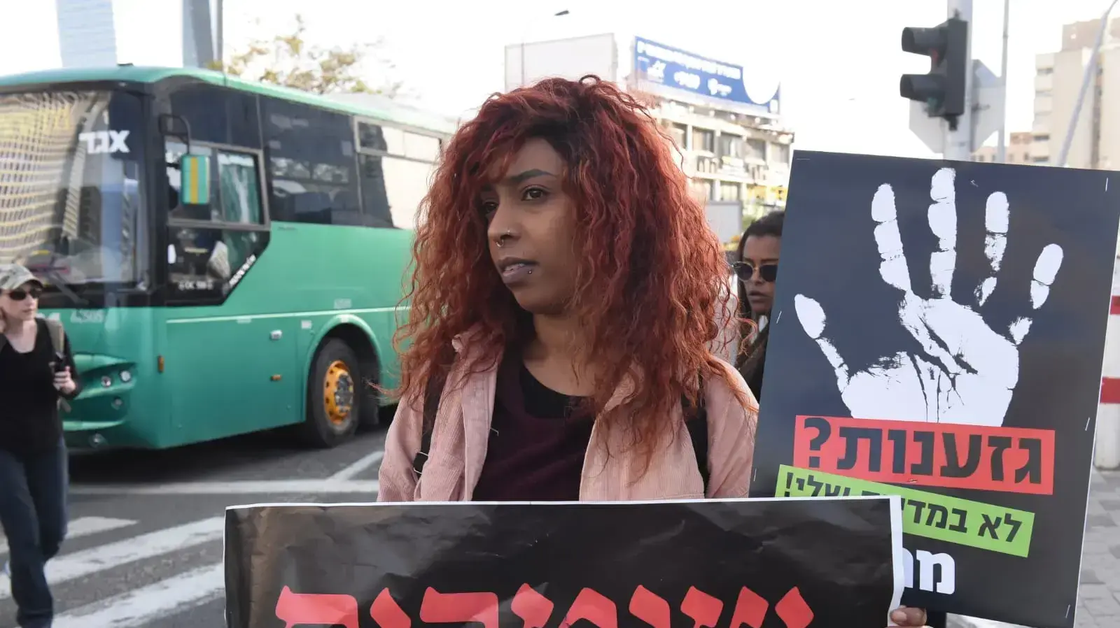 הפגנת מחאה של בני העדה האתיופית על הריגתו של יהודה ביאדגה, צומת עזריאלי ת"א, 30 בינואר 2019 הפגנת מחאה של בני העדה האתיופית על הריגתו של יהודה ביאדגה, צומת עזריאלי ת"א, 30 בינואר 2019
