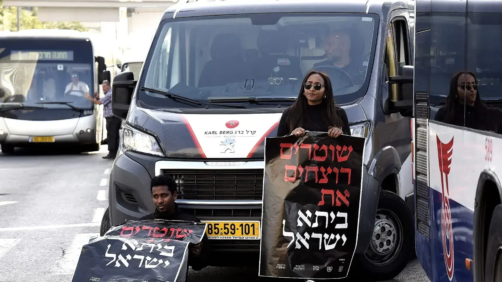 הפגנת מחאה של בני העדה האתיופית על הריגתו של יהודה ביאדגה, צומת עזריאלי ת"א, 30 בינואר 2019 הפגנת מחאה של בני העדה האתיופית על הריגתו של יהודה ביאדגה, צומת עזריאלי ת"א, 30 בינואר 2019
