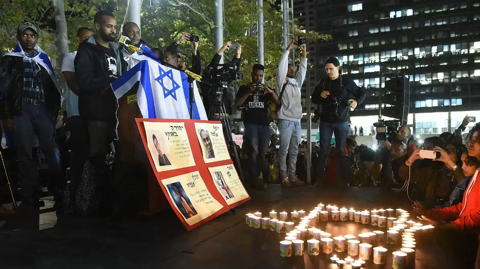 אביו של יהודה ביאדגה בהפגנת המחאה של בני העדה האתיופית במחאה על הריגת יהודה ביאדגה, כיכר רבין, 30 בינואר 2019 אביו של יהודה ביאדגה בהפגנת המחאה של בני העדה האתיופית במחאה על הריגת יהודה ביאדגה, כיכר רבין, 30 בינואר 2019